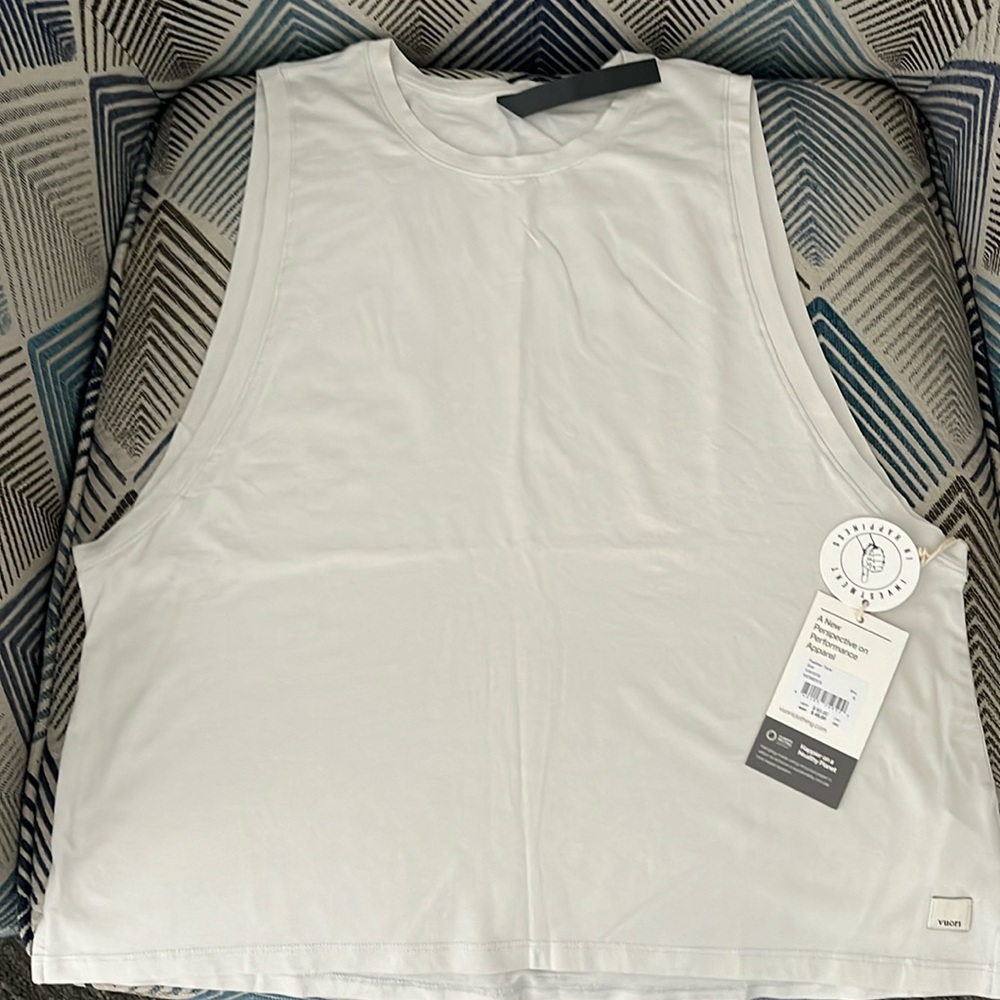 Vuori Feature Tank